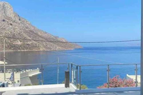 1 Bed - Sleeps 2 - Balcony - Sea View - Parking, Калимнос (фото 10)