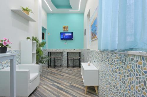 Shared lounge/TV area