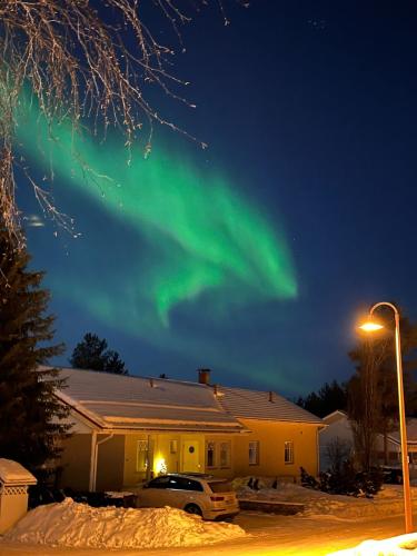 Arctic Circle Luxury House - close to Santa's Village