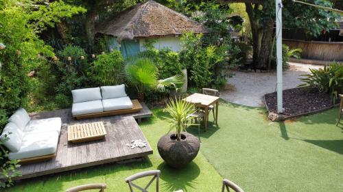 Adonis Sanary Grand Hôtel des Bains - Hôtel - Sanary-sur-Mer