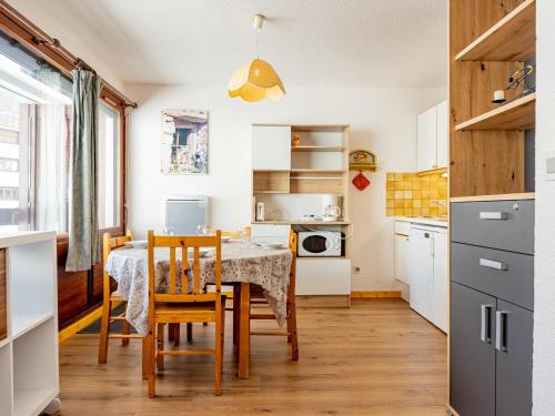 Studio moderne et lumineux pour 4 pers., proche pistes - FR-1-807-53 in Montgellafrey