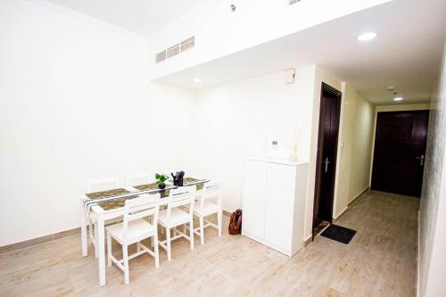 Fully Furnished Brand new 1BHK at Warsan, Dubai (Foto 10)