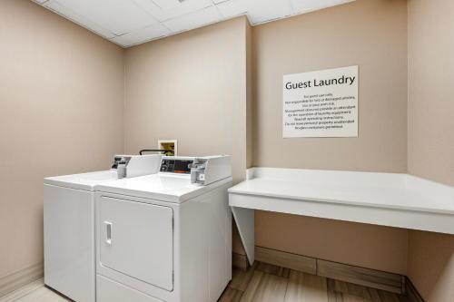 Holiday Inn Express Hotel & Suites Indianapolis - East an IHG Hotel - image 6
