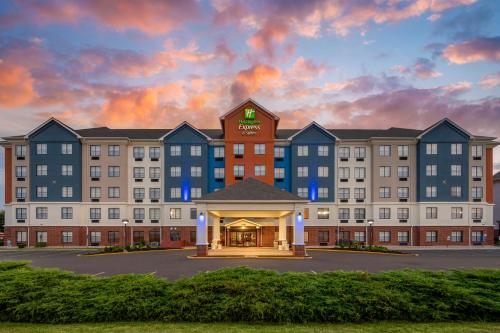Holiday Inn Express & Suites Indianapolis - East by IHG in Indianapolis, USA