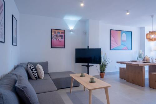 Bright Apartment with views 3 Bedrooms 2 Bathrooms