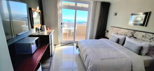 2WhiteWaters Bloubergstrand Homestay Newly Revonated Room Type - Deluxe Double Room