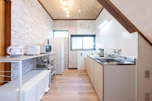 駅徒歩6分 4ldk 82平米 最大8人 成田空港から約40分 和と洋の美しい室内 隠れ家 せつきの宿