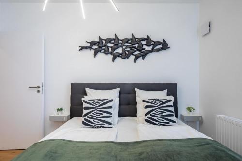 Central - Luxy - Garage - image 12