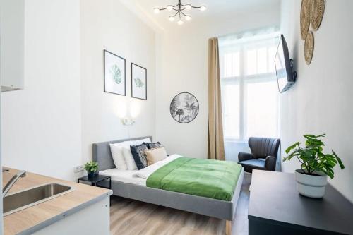 Ultra Central and Mini Studio - image 8