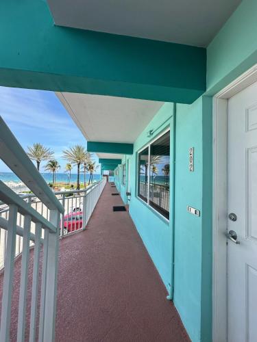 Windjammer Resort and Beach Club – Lauderdale-by-the-Sea, FL