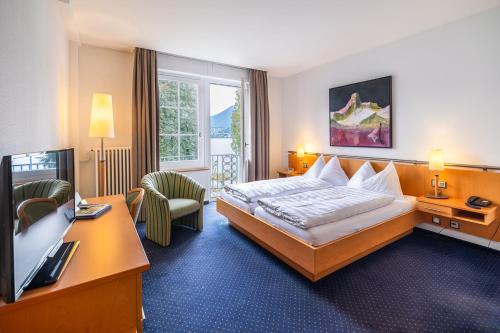 2 twin beds