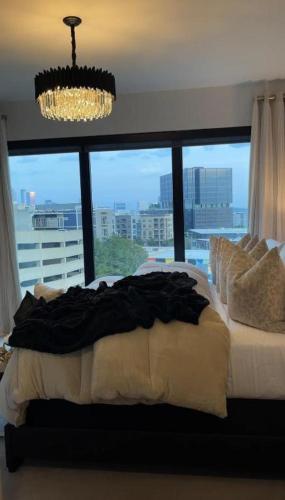 Midtown Atlanta Luxury King Suite in Blandtown