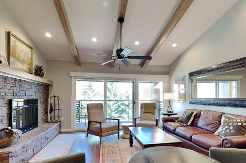 Timberline Condominiums 2 Bedroom plus Loft 3 Bath Deluxe Unit D3D thumb 3
