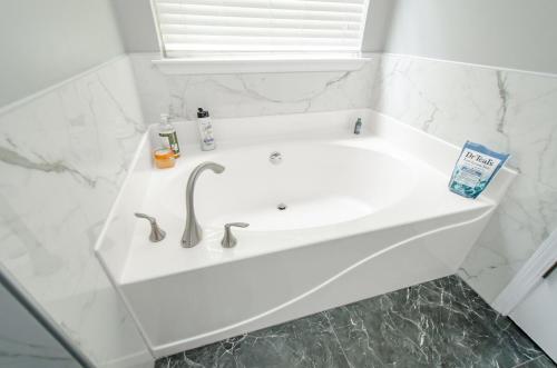 設施, Your Quiet Escape in Locust Grove - Sleeps 6 in 洛克斯特格羅夫