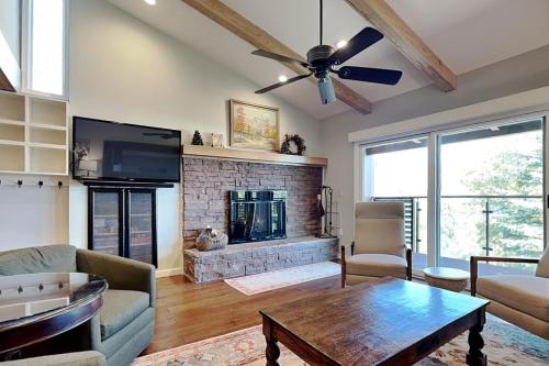 Timberline Condominiums 2 Bedroom plus Loft 3 Bath Deluxe Unit D3D thumb 4