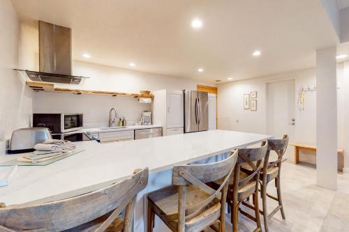 Ptarmigan House - image 5