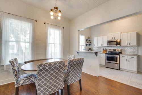 Charming 100-Year-Old Home Less Than 1 Mi to Downtown in Ocala, USA