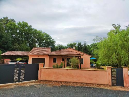 Maison du rieu 8 personnes gîte à louer Saint-Geniès