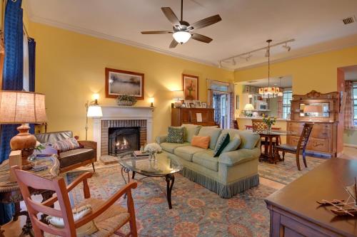 Riverside Cottage Close to Ocean and Myrtle Beach in Murrells Inlet, USA