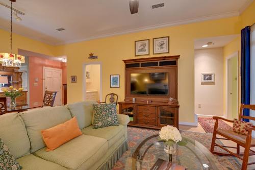 Riverside Cottage Close to Ocean and Myrtle Beach in Murrells Inlet, USA