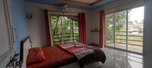 Srs VILLA in ماهاباليشوار