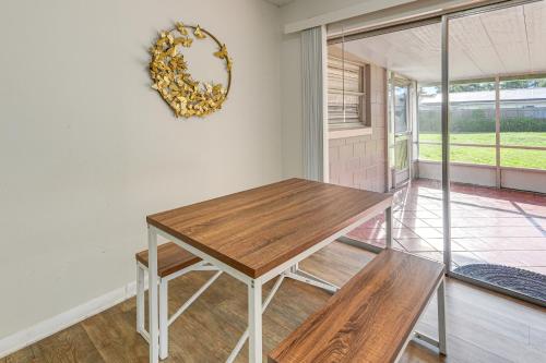 Gateway to Orlando Theme Parks! Home with Large Yard in Kelet-Orlando