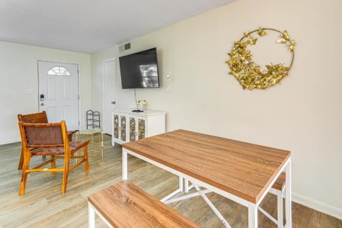 Gateway to Orlando Theme Parks! Home with Large Yard in Kelet-Orlando
