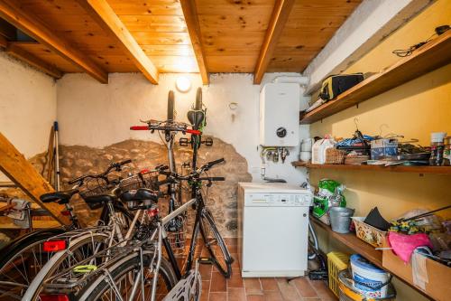 Romeos Cottage Public free parking bike rental, Verona (photo 3)