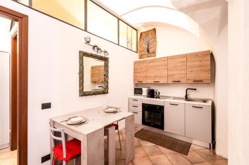 Appartamenti in Centro Storico a 15 min Dal Lago d'Iseo - Free Wi-Fi - AC, Palazzolo sullʼOglio