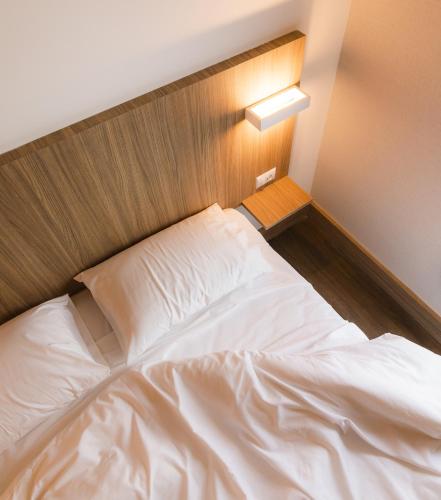 1 double bed