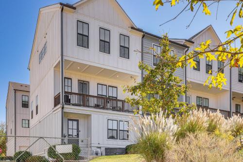 2 Mi to Zoo Atlanta Modern Townhome with Balcony in Peoplestown
