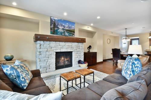 Silver Star #103 - 3 Bed TH