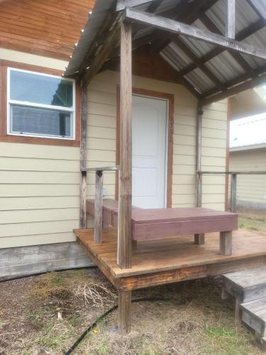 Cottage 2 on Ranch with Fishing & Camping in Weston (TX)