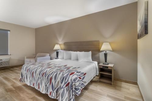 Red Roof Inn La Porte Room Type - Deluxe Room with Two Queen Beds Non-Smoking