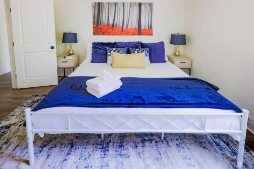Manchaca 4 bedroom sleeps 10 Pool and Hot tub – khách sạn tại Chappell Hill