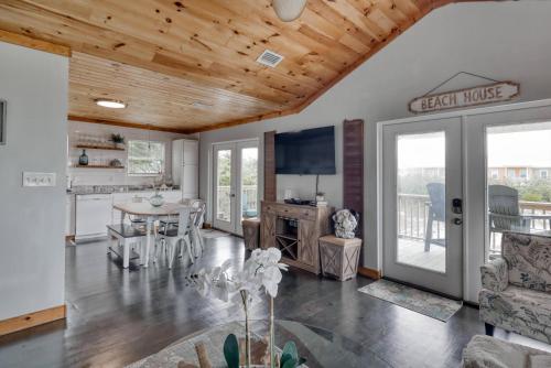 Whitesands Beach House - South in Fort Morgan