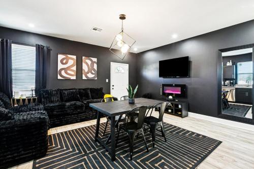 Luxury 5BR Designer Stay and Stylish NOLA Getaway – khách sạn tại Saint Claude