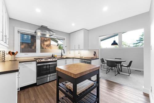 Cozy Bungalow - 5mins to The Ottawa Hospital in Alta Vista