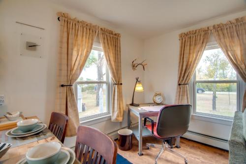 Red Gates Cottage 3 Miles to University! in Laramie, USA