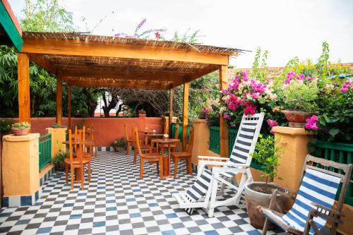 balkon/terras, Maison Crespin in Gorée