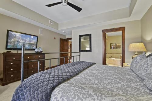 Silver Star #2101 - 3 Bed Condo - main image