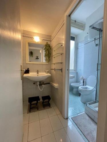 DOMUS I Cozy Apt -20 min from Colosseum, Roma (foto 10)