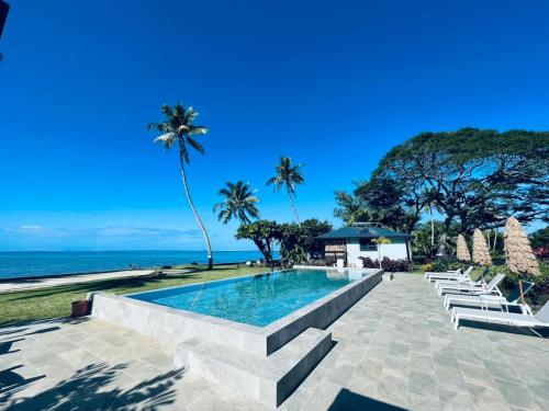 สระว่ายน้ำ, Sublime Tahiti Beach Retreat in ปาเปียรี