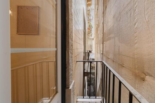 Elegant Lisbon Stay Modern Vintage Charm wAC - image 3