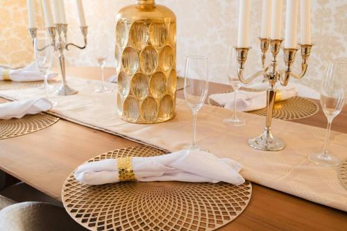 Elegant Lisbon Stay Vintage Charm-Modern Comfort - image 3