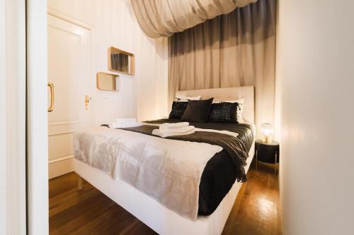 Elegant Lisbon Stay Vintage Charm-Modern Comfort - image 9