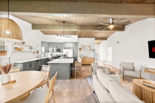 Spacious 4BR Retreat with Hot Tub Fire Pit and Patio in Mid-City