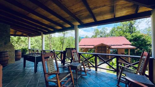 Luxury Villa Heated Pool, Firepit & Pool Table in Constanza