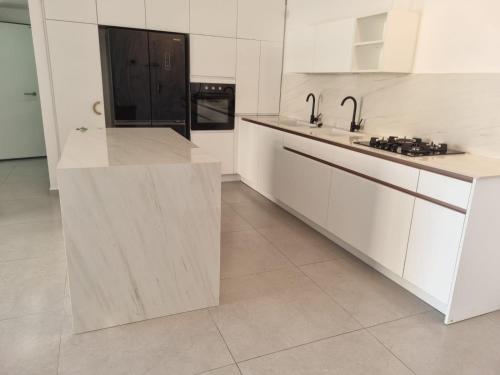 Beach Suite Israel- Private Jacuzzi Sea View Balcony, Off-Site Spa ביץ סוייט ישראל- ג'קוזי פרטי עם נ in 艾殊科隆