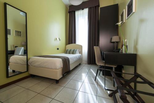 Single Room image 2